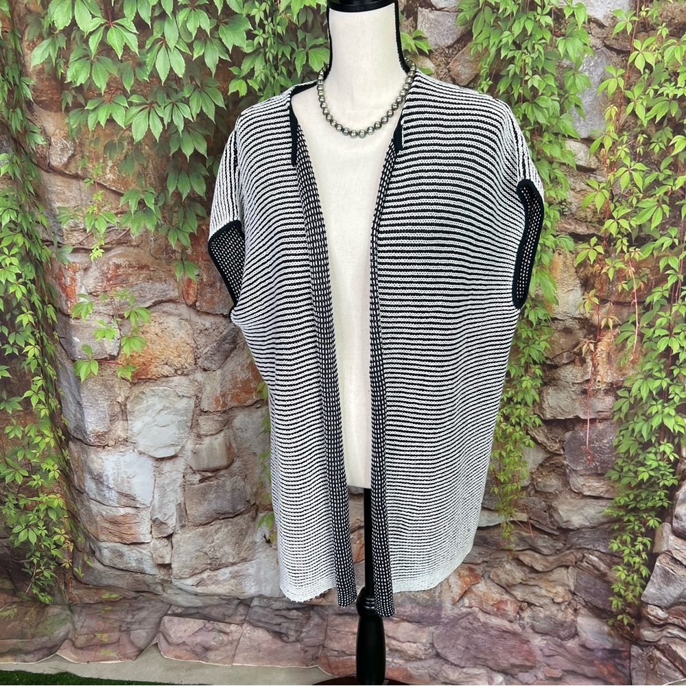 LAFAYETTE 148 NEW YORK Quiet Luxury Black and White Open Cardigan, M/L - Picture 2 of 11